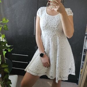 Cream Floral lace a-line short sleeve dress